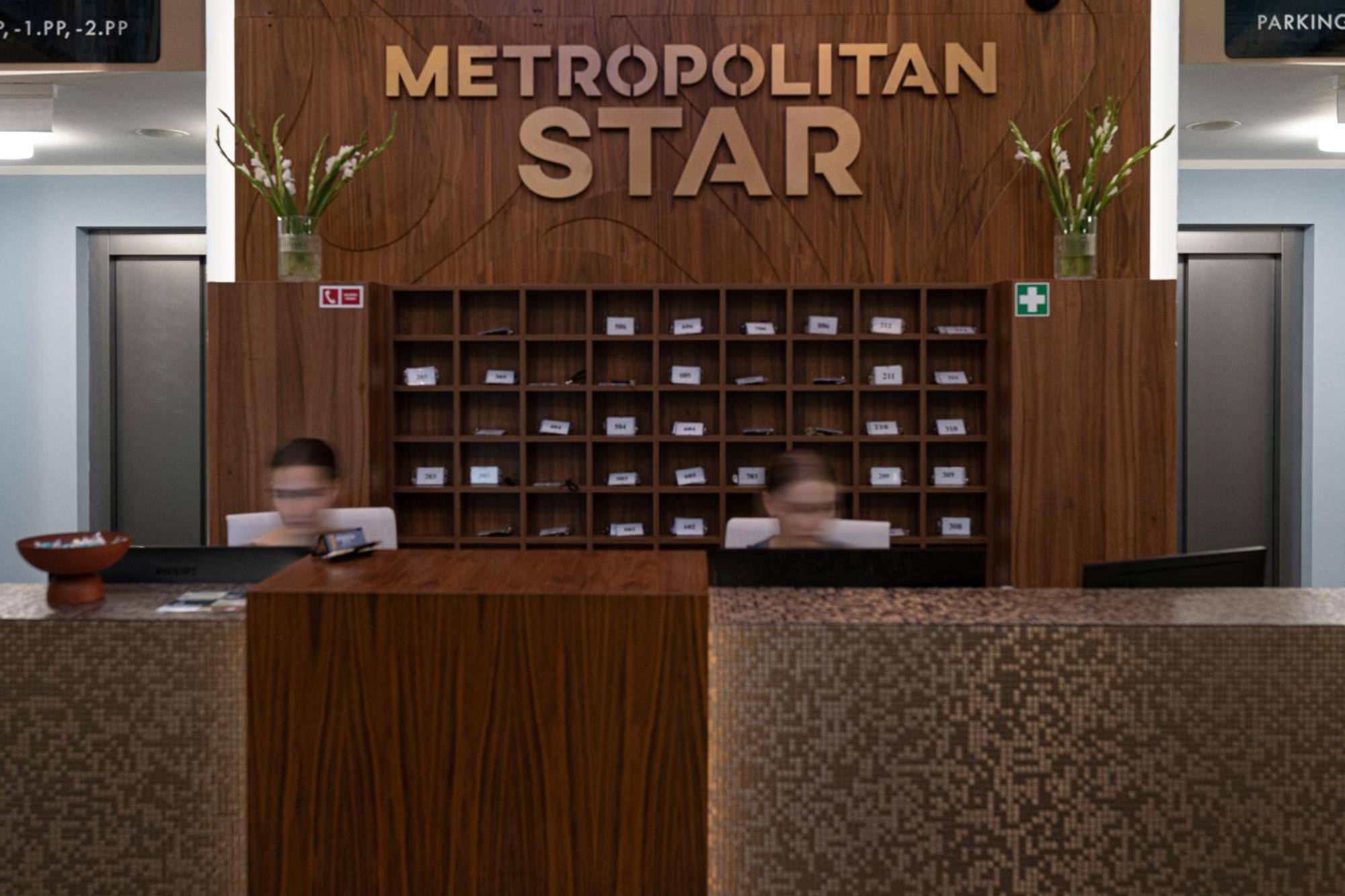 Metropolitan Star Self Check-in Bratislava Bagian luar foto